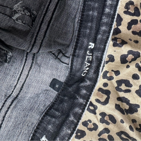 Reitmans Skinny Jeans - Size 31 - Dark Grey Acid Wash - Picture 2 of 2